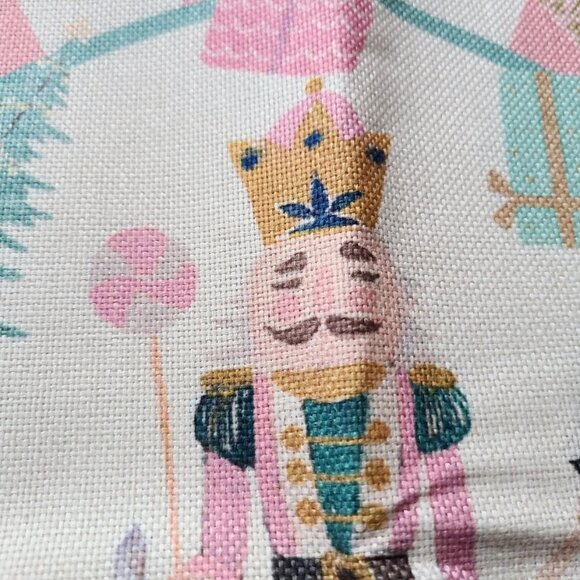 Nutcracker Placemats Christmas Decor 4pc Pink Xmas Holiday Table Decorations - Picture 3 of 7